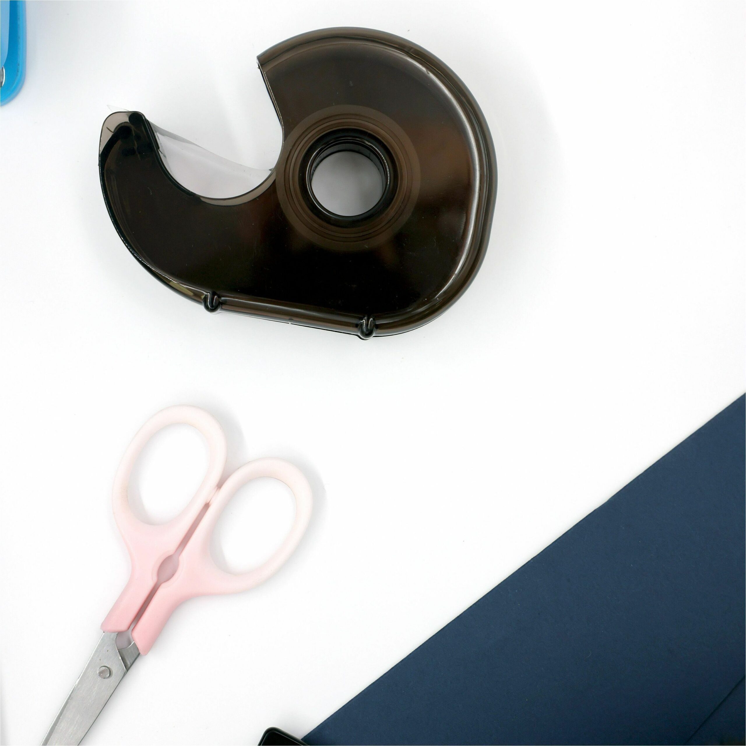 Business Source Handheld Tape Dispenser - Image 3